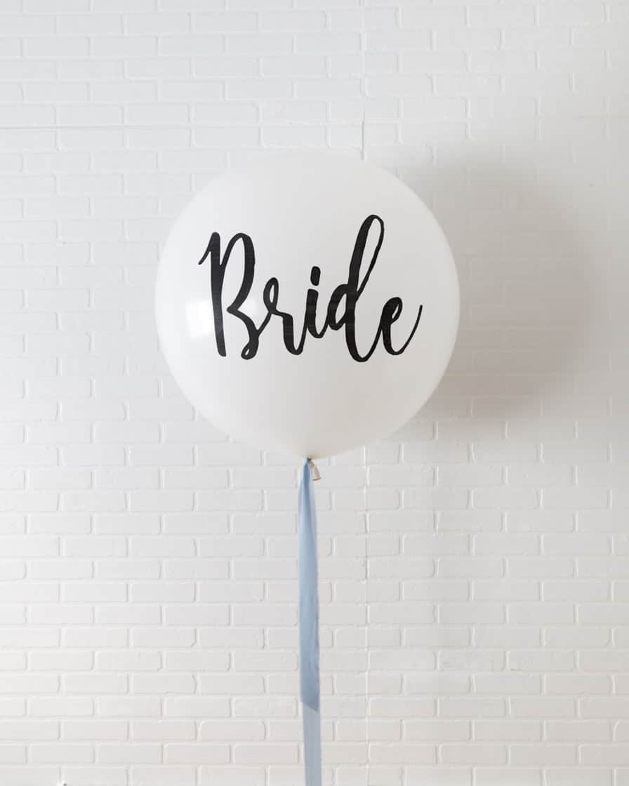 Provence – Bride or Groom Giant Balloon | Purchase