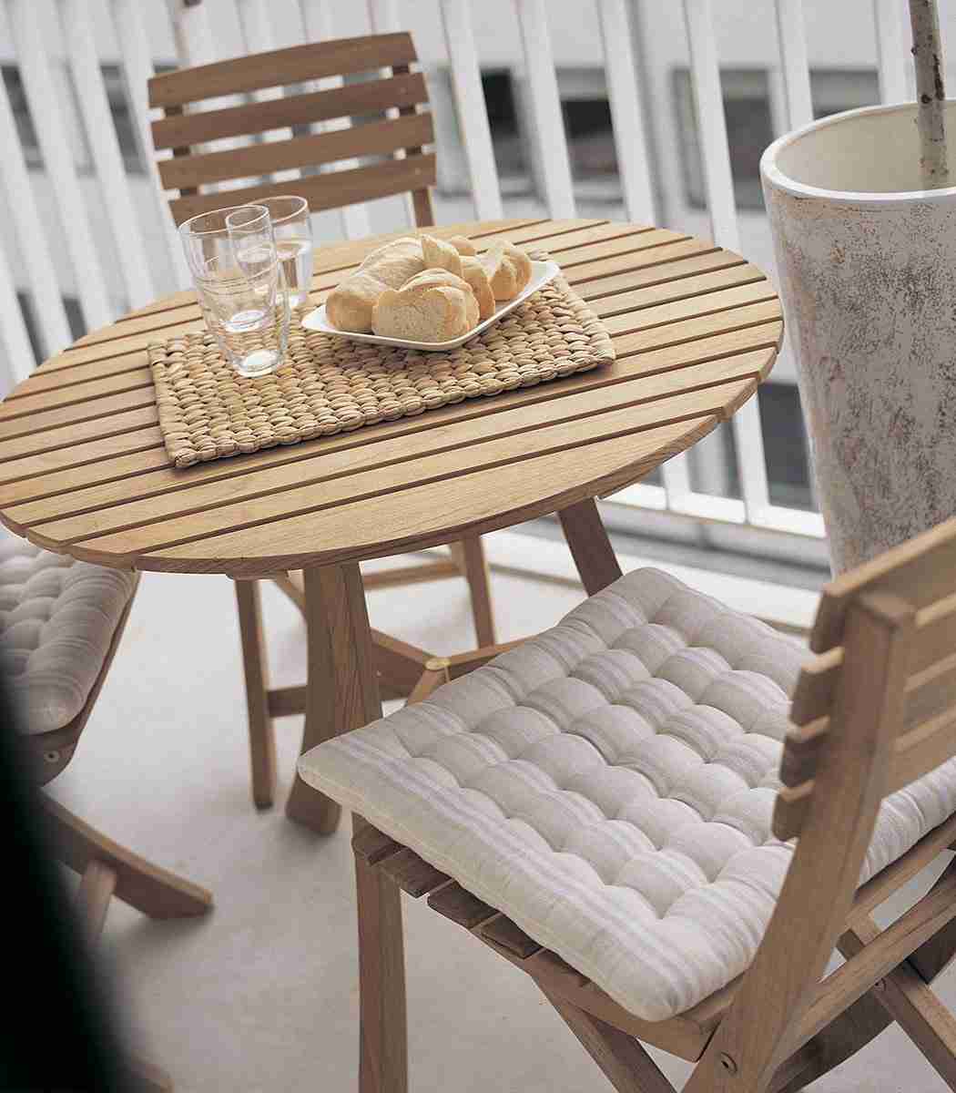 Classic wooden chair | Rental - Image 3